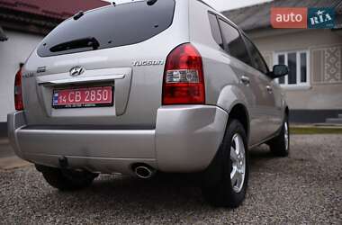 Внедорожник / Кроссовер Hyundai Tucson 2009 в 