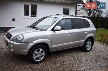 Внедорожник / Кроссовер Hyundai Tucson 2009 в 