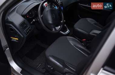 Внедорожник / Кроссовер Hyundai Tucson 2009 в 