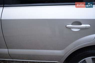 Внедорожник / Кроссовер Hyundai Tucson 2009 в 