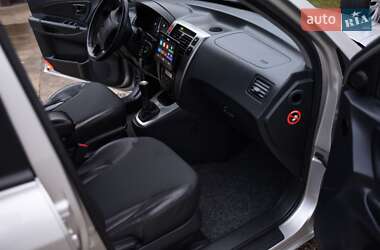Внедорожник / Кроссовер Hyundai Tucson 2009 в 