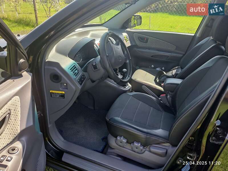 Позашляховик / Кросовер Hyundai Tucson 2005 в Кривому Розі