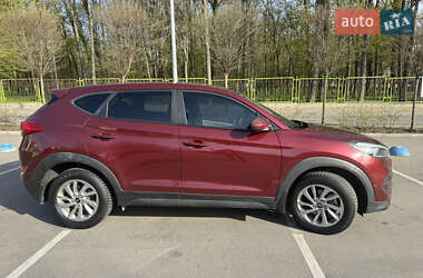 Позашляховик / Кросовер Hyundai Tucson 2016 в 