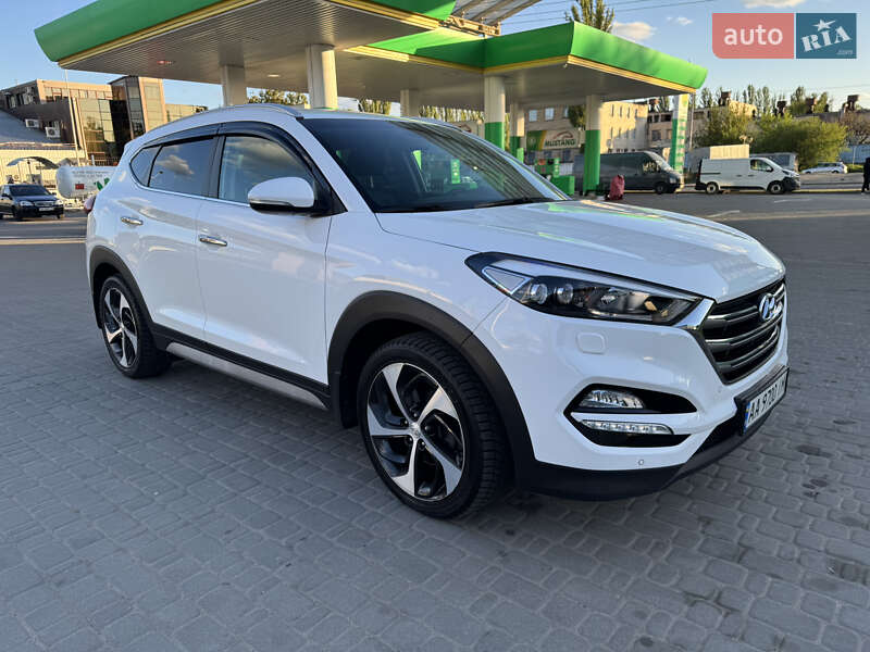 Внедорожник / Кроссовер Hyundai Tucson 2017 в 