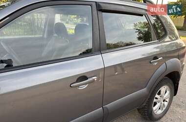 Внедорожник / Кроссовер Hyundai Tucson 2012 в 