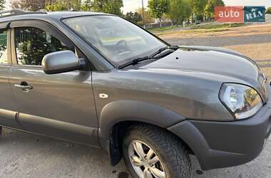 Внедорожник / Кроссовер Hyundai Tucson 2012 в 