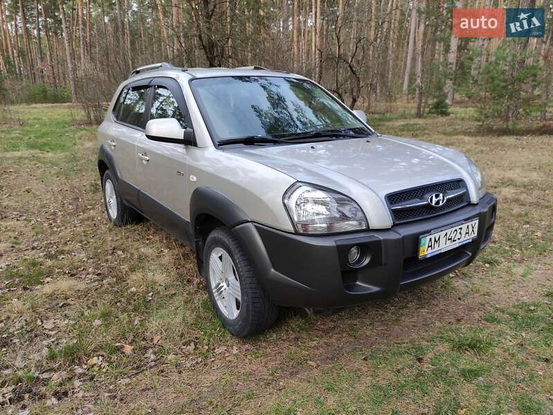 Внедорожник / Кроссовер Hyundai Tucson 2008 в 