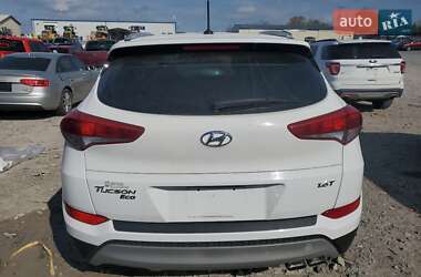 Внедорожник / Кроссовер Hyundai Tucson 2017 в 