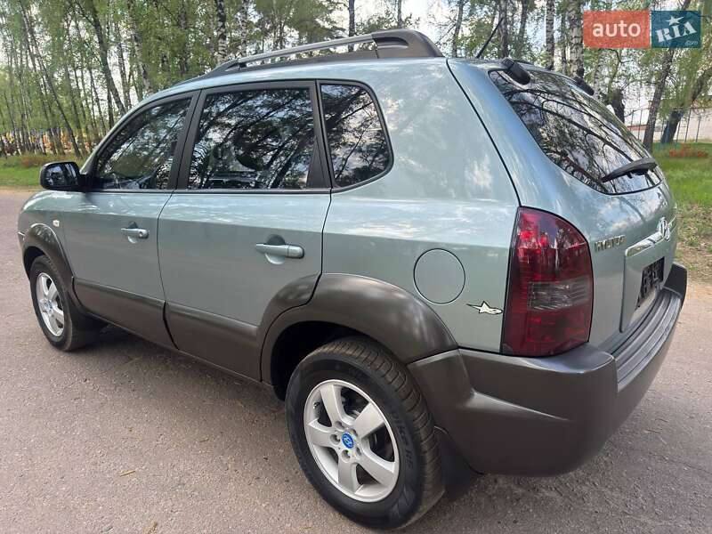 Позашляховик / Кросовер Hyundai Tucson 2009 в Охтирці