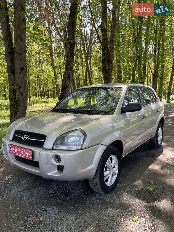 Внедорожник / Кроссовер Hyundai Tucson 2008 в 