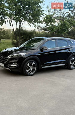 Внедорожник / Кроссовер Hyundai Tucson 2017 в 