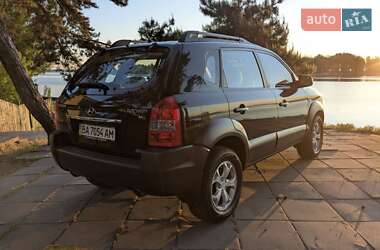 Внедорожник / Кроссовер Hyundai Tucson 2008 в 