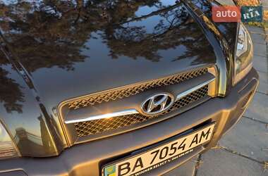 Внедорожник / Кроссовер Hyundai Tucson 2008 в 
