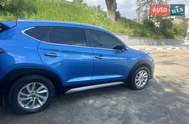 Позашляховик / Кросовер Hyundai Tucson 2018 в 