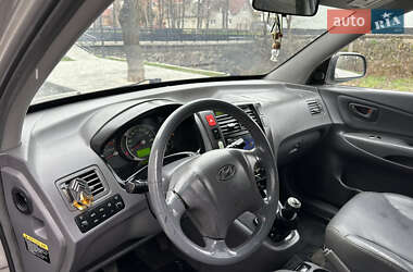 Внедорожник / Кроссовер Hyundai Tucson 2004 в 