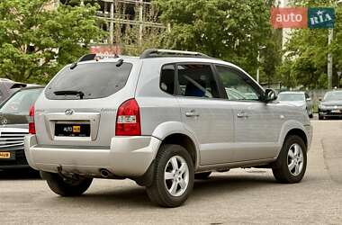 Внедорожник / Кроссовер Hyundai Tucson 2006 в 