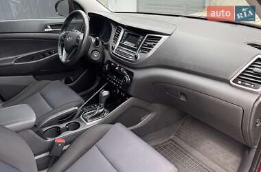 Позашляховик / Кросовер Hyundai Tucson 2016 в 