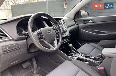 Позашляховик / Кросовер Hyundai Tucson 2016 в 