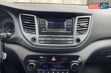 Позашляховик / Кросовер Hyundai Tucson 2016 в 