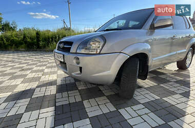 Внедорожник / Кроссовер Hyundai Tucson 2006 в 