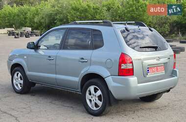 Внедорожник / Кроссовер Hyundai Tucson 2006 в 