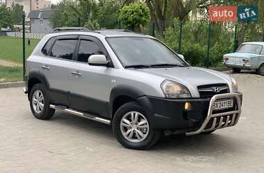 Внедорожник / Кроссовер Hyundai Tucson 2011 в 