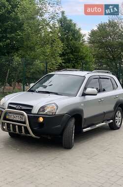 Внедорожник / Кроссовер Hyundai Tucson 2011 в 