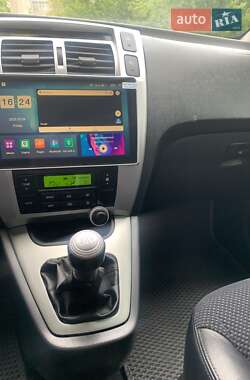 Внедорожник / Кроссовер Hyundai Tucson 2011 в 