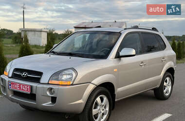 Внедорожник / Кроссовер Hyundai Tucson 2006 в 