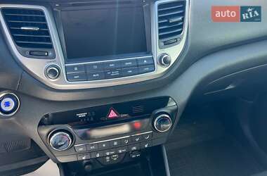 Внедорожник / Кроссовер Hyundai Tucson 2017 в 