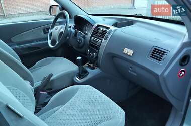 Внедорожник / Кроссовер Hyundai Tucson 2005 в 