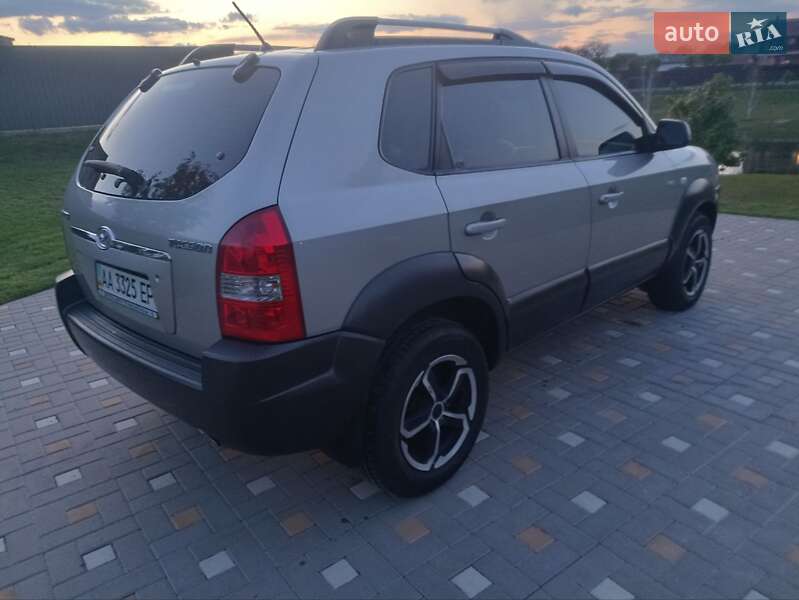 Позашляховик / Кросовер Hyundai Tucson 2006 в Києві