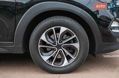 Позашляховик / Кросовер Hyundai Tucson 2015 в 