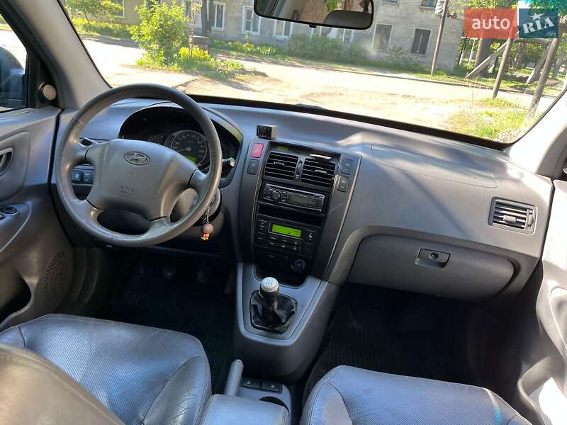 Позашляховик / Кросовер Hyundai Tucson 2005 в Харкові