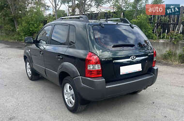 Внедорожник / Кроссовер Hyundai Tucson 2008 в 