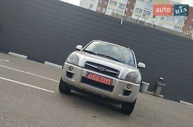 Внедорожник / Кроссовер Hyundai Tucson 2010 в 