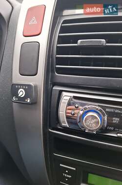 Позашляховик / Кросовер Hyundai Tucson 2008 в 