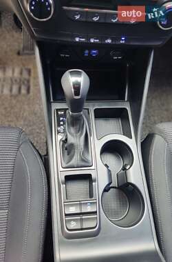 Внедорожник / Кроссовер Hyundai Tucson 2015 в 