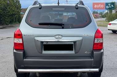 Внедорожник / Кроссовер Hyundai Tucson 2012 в 