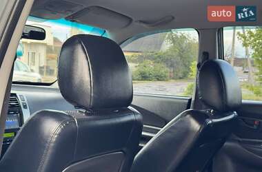 Внедорожник / Кроссовер Hyundai Tucson 2012 в 
