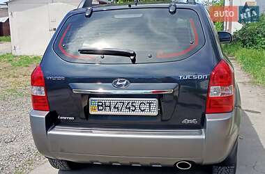 Позашляховик / Кросовер Hyundai Tucson 2012 в 