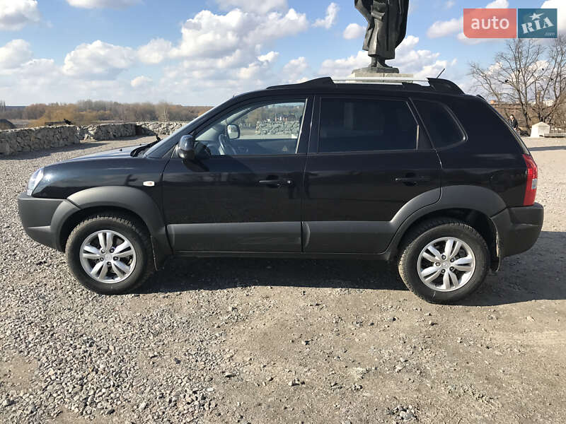 Внедорожник / Кроссовер Hyundai Tucson 2011 в Сквире