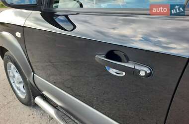 Внедорожник / Кроссовер Hyundai Tucson 2006 в 