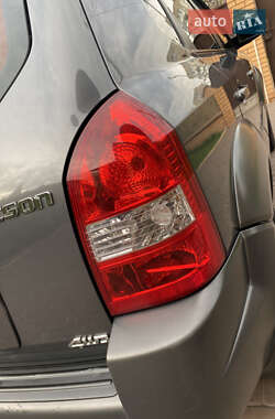 Позашляховик / Кросовер Hyundai Tucson 2009 в 