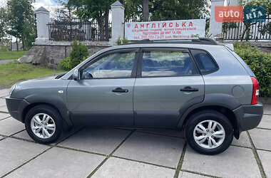 Внедорожник / Кроссовер Hyundai Tucson 2012 в 
