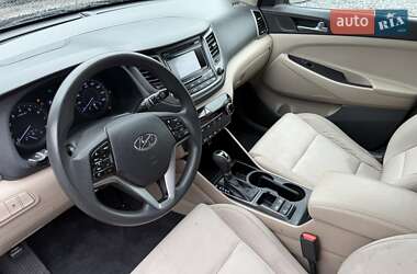 Позашляховик / Кросовер Hyundai Tucson 2017 в 