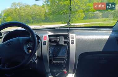 Позашляховик / Кросовер Hyundai Tucson 2006 в 