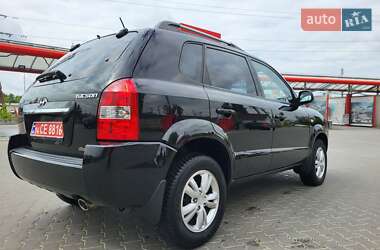 Внедорожник / Кроссовер Hyundai Tucson 2009 в 
