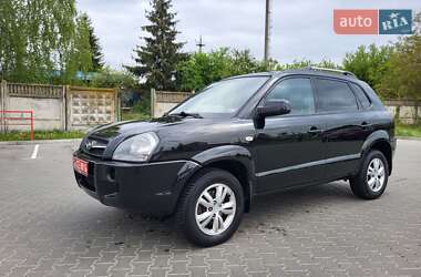 Внедорожник / Кроссовер Hyundai Tucson 2009 в 