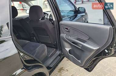 Внедорожник / Кроссовер Hyundai Tucson 2009 в 